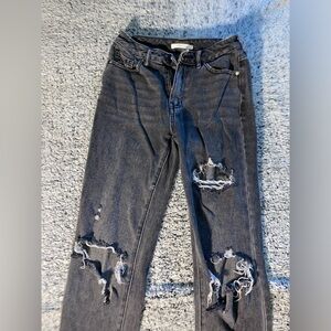 Riped mom jeans size 27